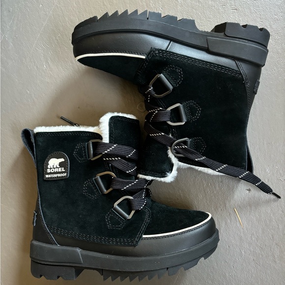 Women Sorel Tivoli IV boot black NWT size 6 waterproof windproof - Picture 1 of 9